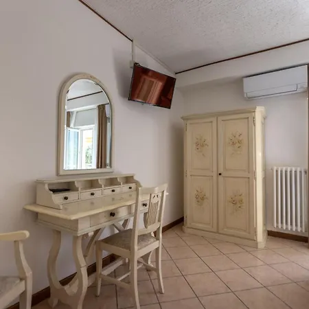 Hotel Villa Margherita Limone sul Garda Exterior photo