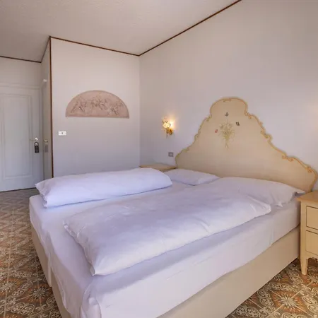 Hotel Villa Margherita Limone sul Garda Exterior photo