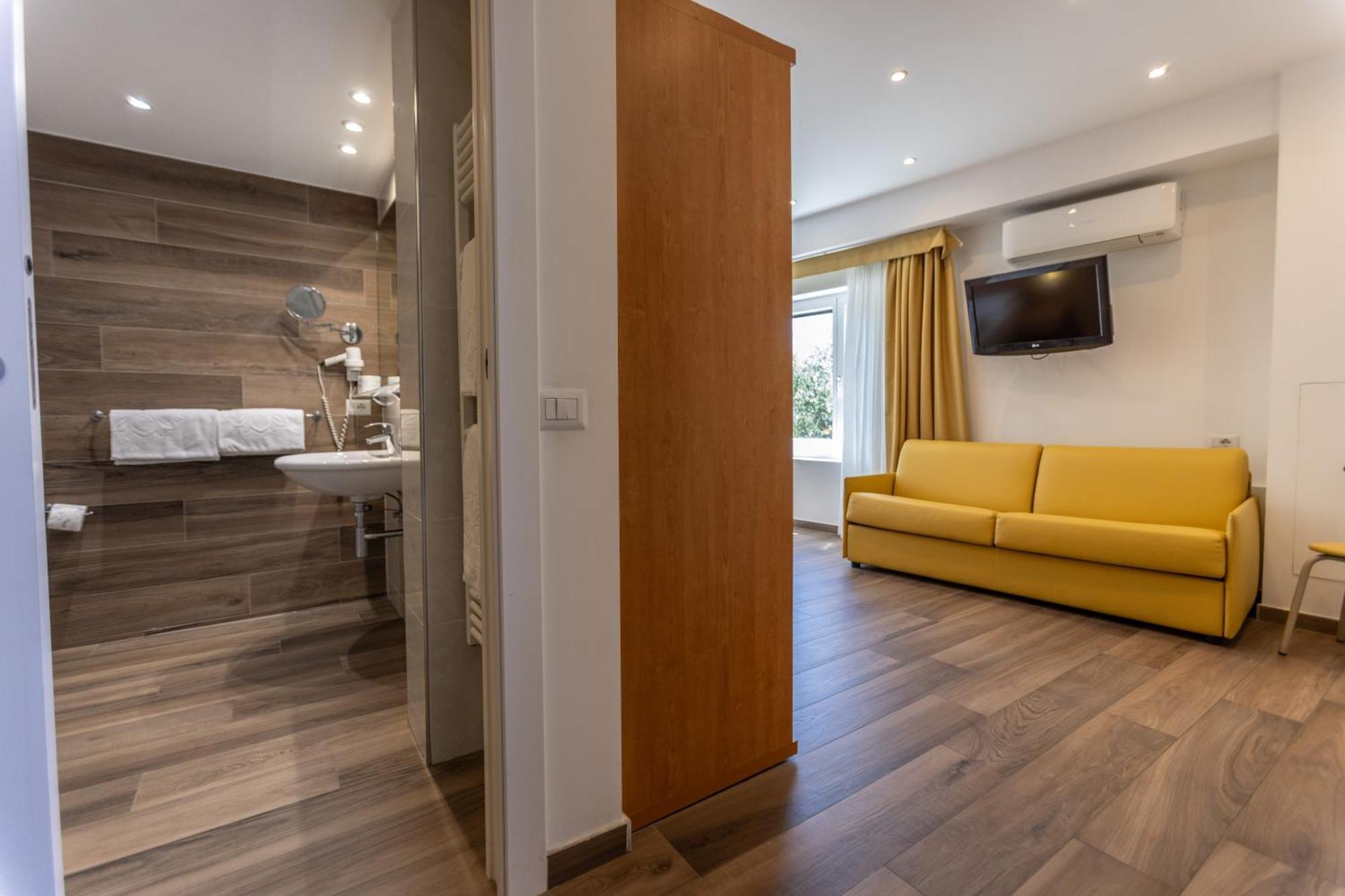 Margherita Hotel 2*